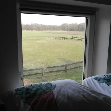 Rustig En Landelijk Gelegen Vakantiehuisje Naar Buiten! *